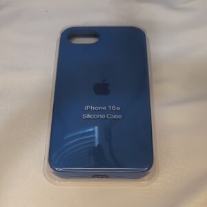 Apple iPhone 16e Silicone Case - Blue